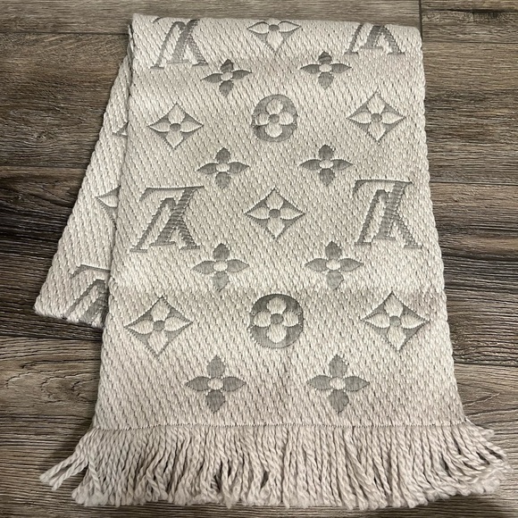 Louis Vuitton Gray Logomania Printed Scarf - Picture 1 of 5